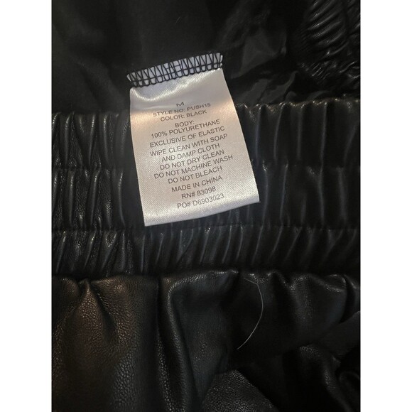 CI Sono Vegan Leather Woman’s Pull On Shorts W/ Pockets Size M Spring Wear NWOT - Picture 4 of 5